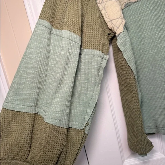 POL Cozy Oasis Patchwork Sweatshirt in Forest Green Medium Boho Oversized Henley - Picture 7 of 8